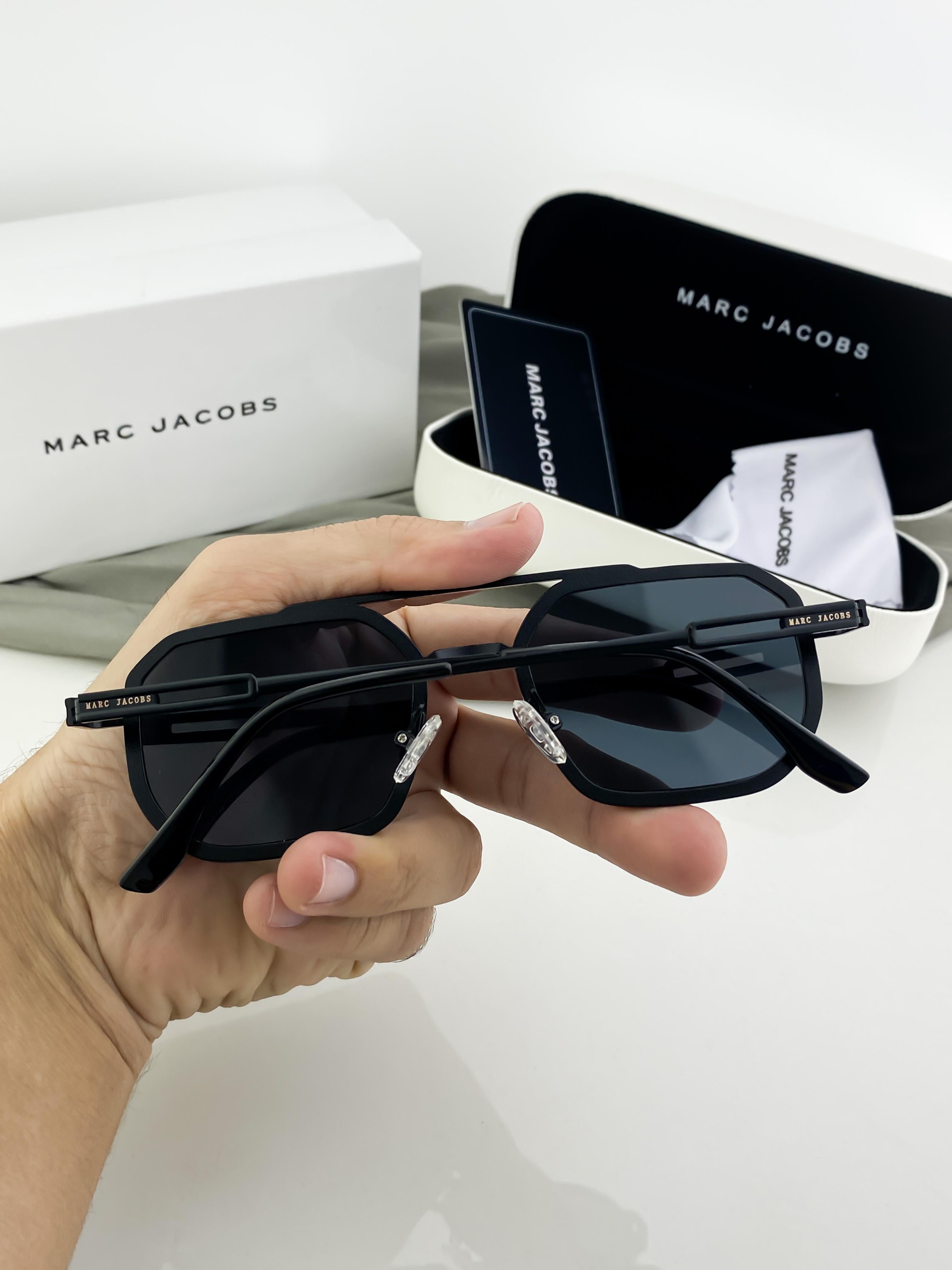 MARC JACOBS SUNGLASSES WITH ORIGINAL BOX AND KIT