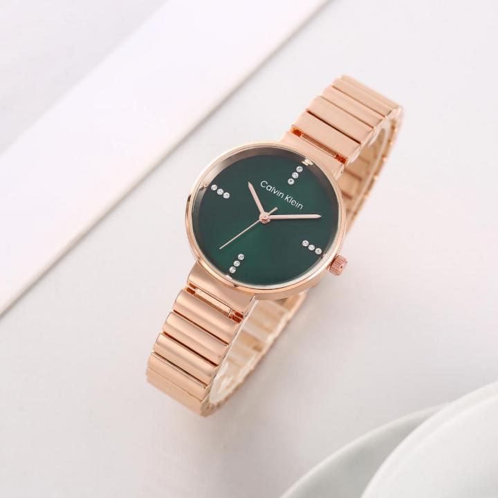 CALVI_N KLEIN MINIMALISTIC