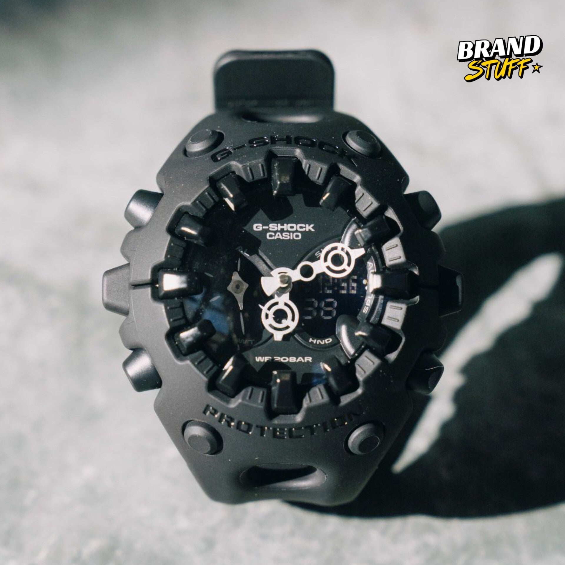 G-SHOCK GA-V01-1ADR ANALOG-DIGITAL BLACK DIAL WITH ORIGINAL METAL BOX