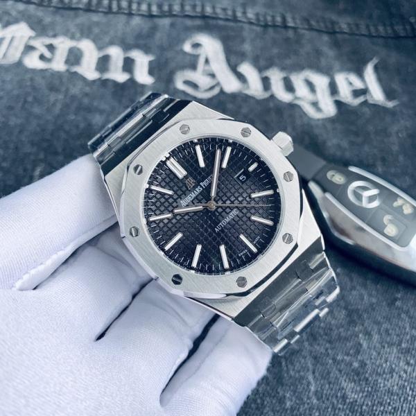 AUDEMARS PIGUET ROYAL OAK BLACK (JAPAN 1ST CELL MODEL)