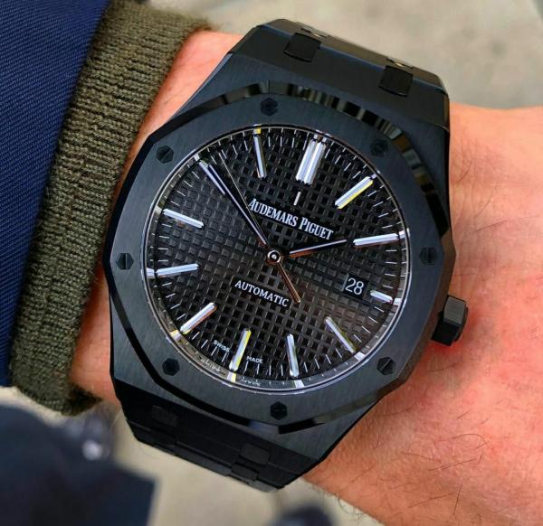 AUDEMARS PIGUET ROYAL OAK BLACK (JAPAN 1ST CELL MODEL)