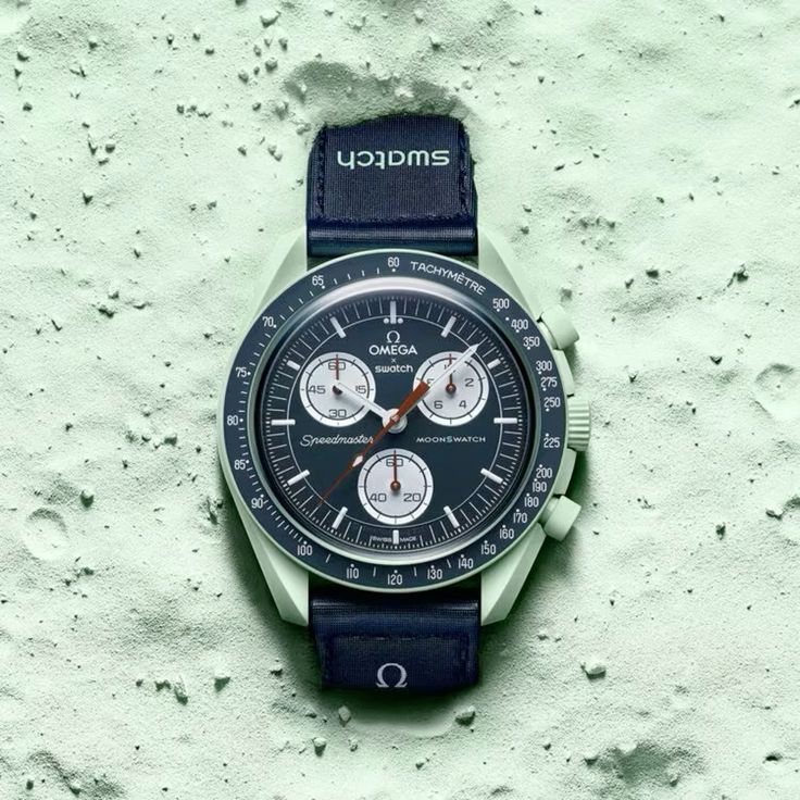 OMEGA X SWATCH MISSION TO THE EARTH