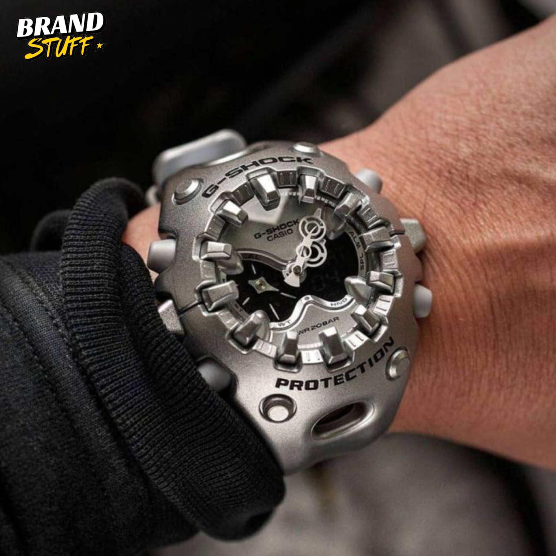 G-SHOCK GA-V01-1ADR ANALOG-DIGITAL BLACK DIAL WITH ORIGINAL METAL BOX