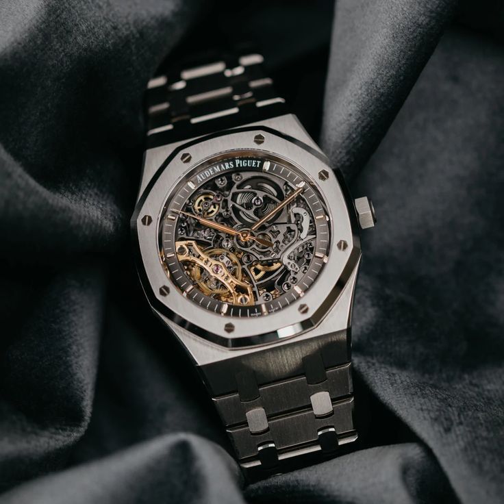 AUDEMARS PIGUET ROYAL OAK SKELETON SILVER (AUTOMATIC)