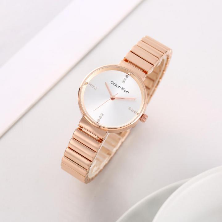 CALVI_N KLEIN MINIMALISTIC