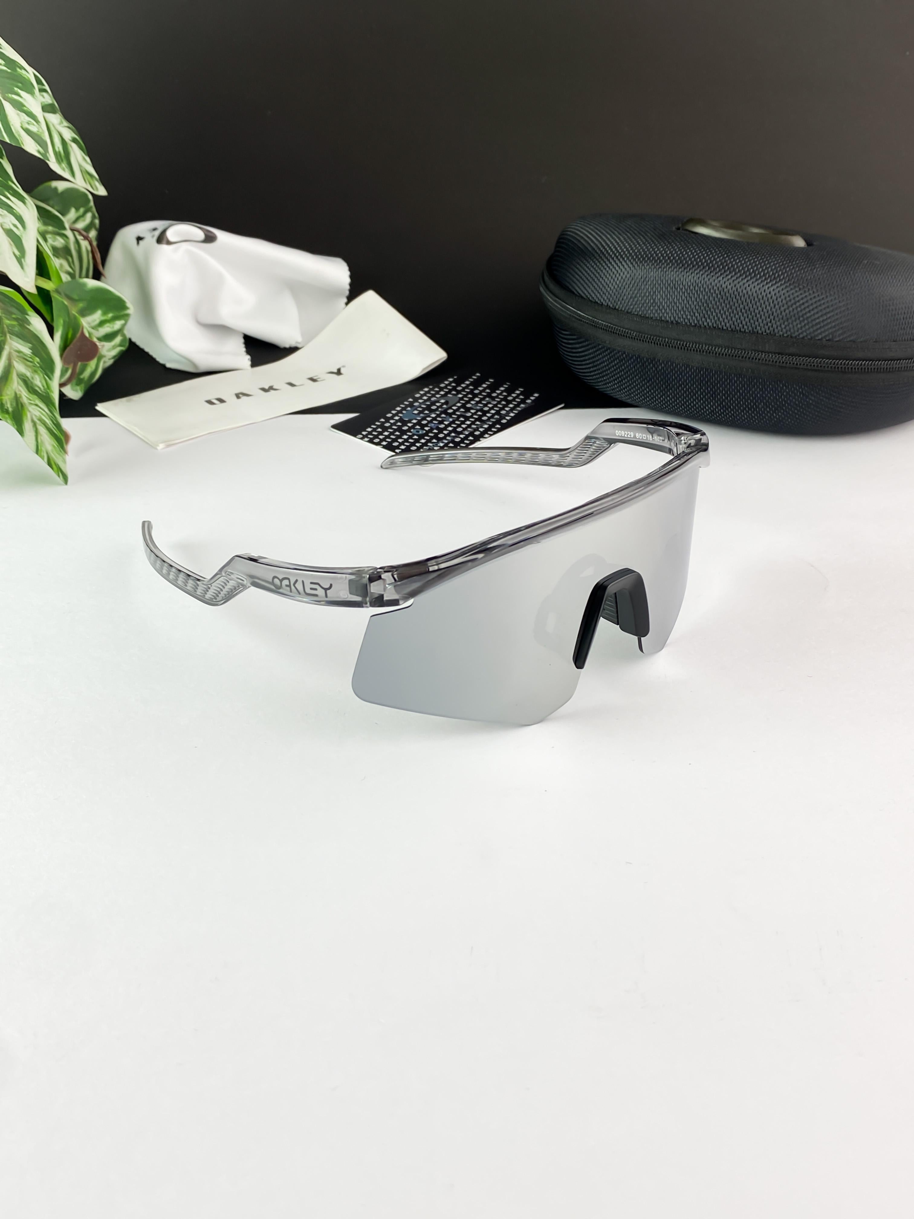 OAKLEY SUNGLASSES WITH ORIGINAL BOX AND KIT