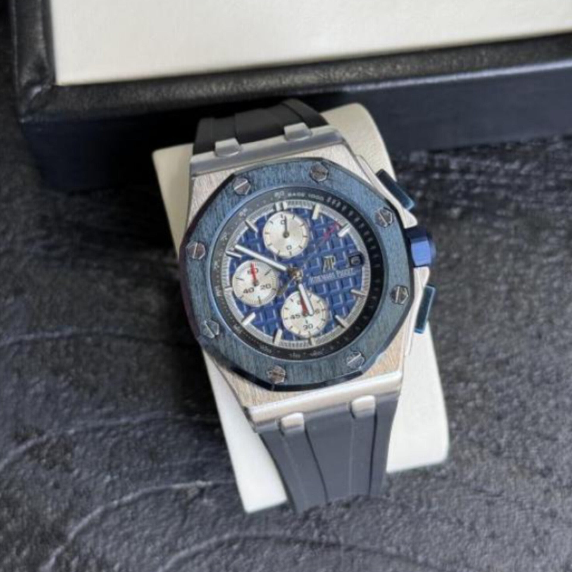 AUDEMARS PIGUET ROYAL OAK BLUE