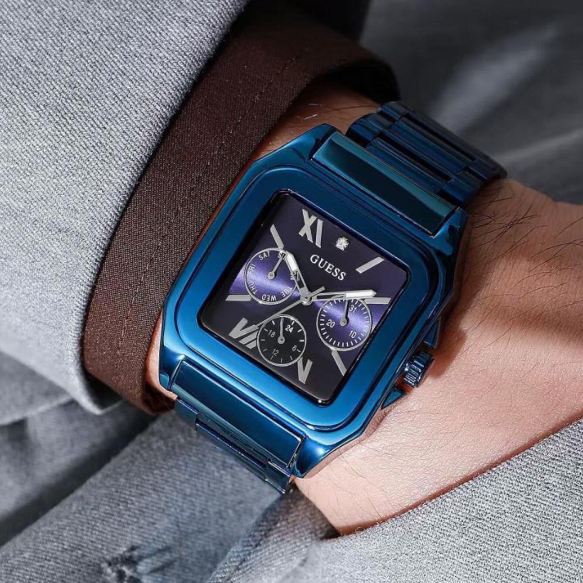 GUESS CLASSIC SQUARE (BLUE)