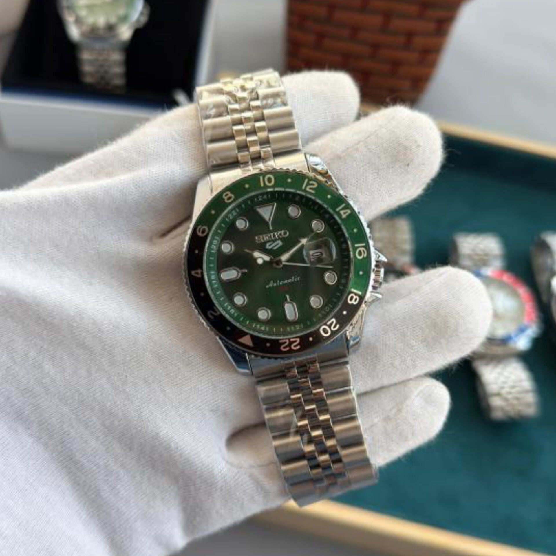 SEIKO 5 SPORTS OPEN BACK (CELL MODEL)