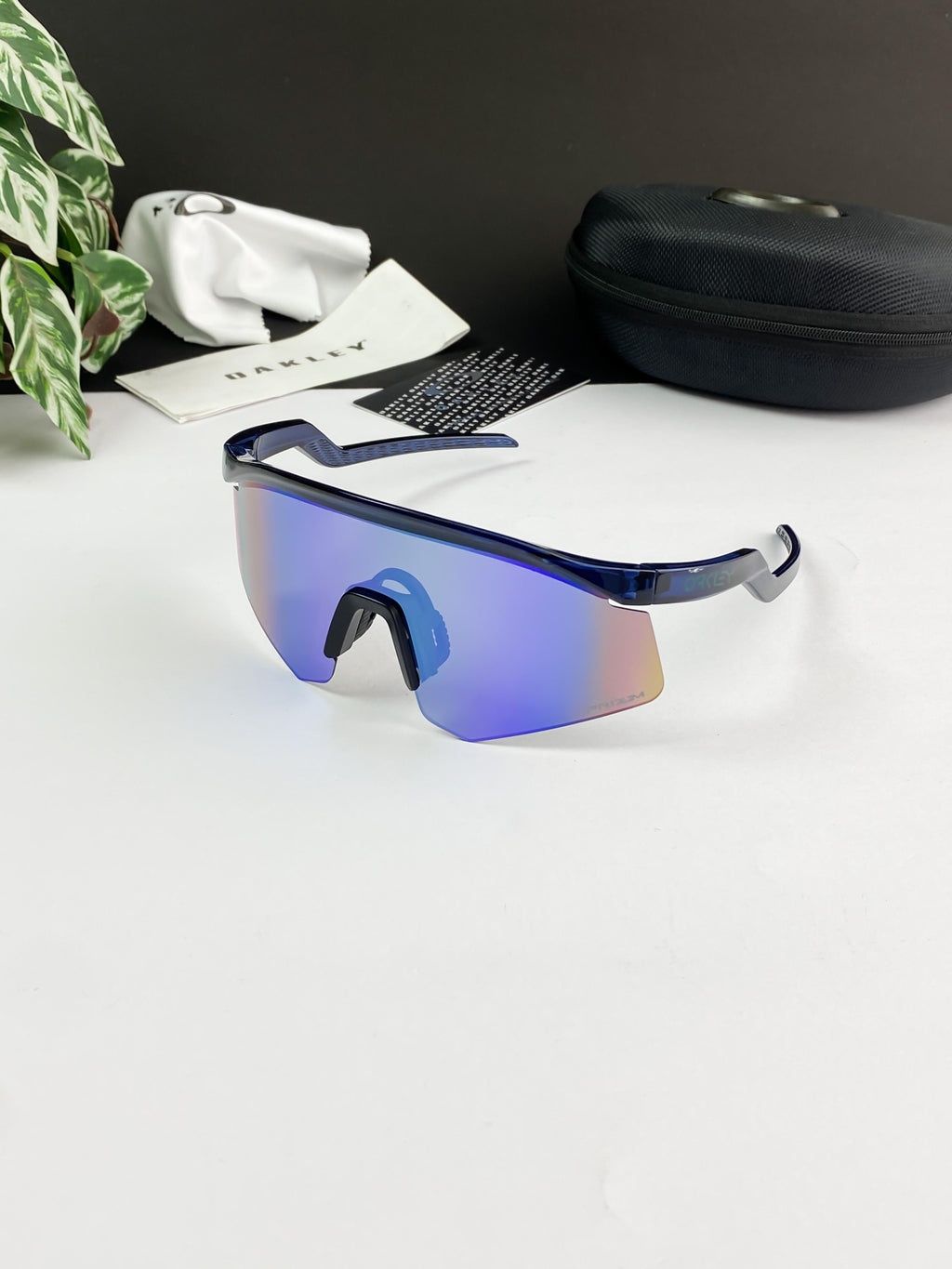 OAKLEY SUNGLASSES WITH ORIGINAL BOX AND KIT