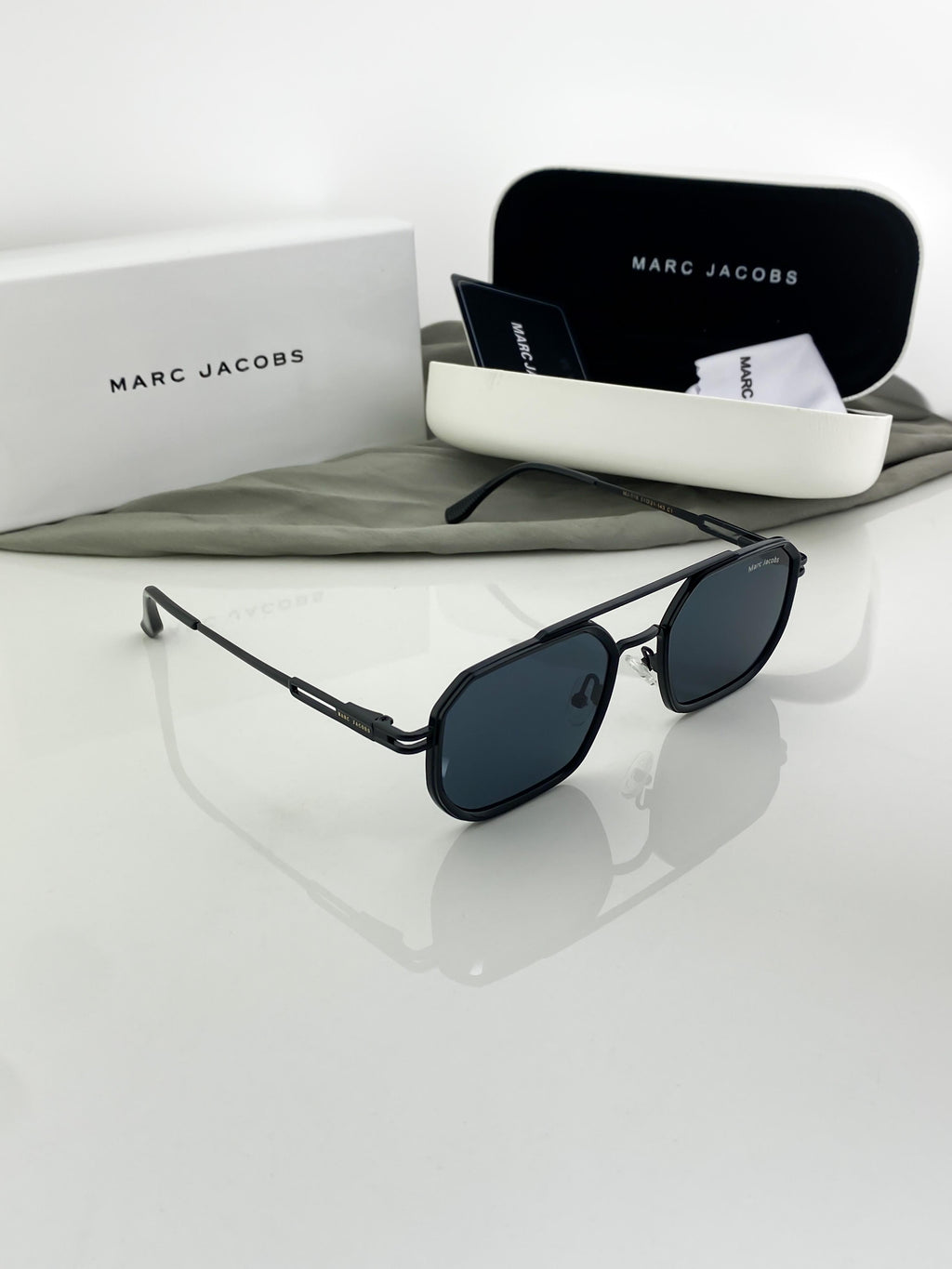 MARC JACOBS SUNGLASSES WITH ORIGINAL BOX AND KIT