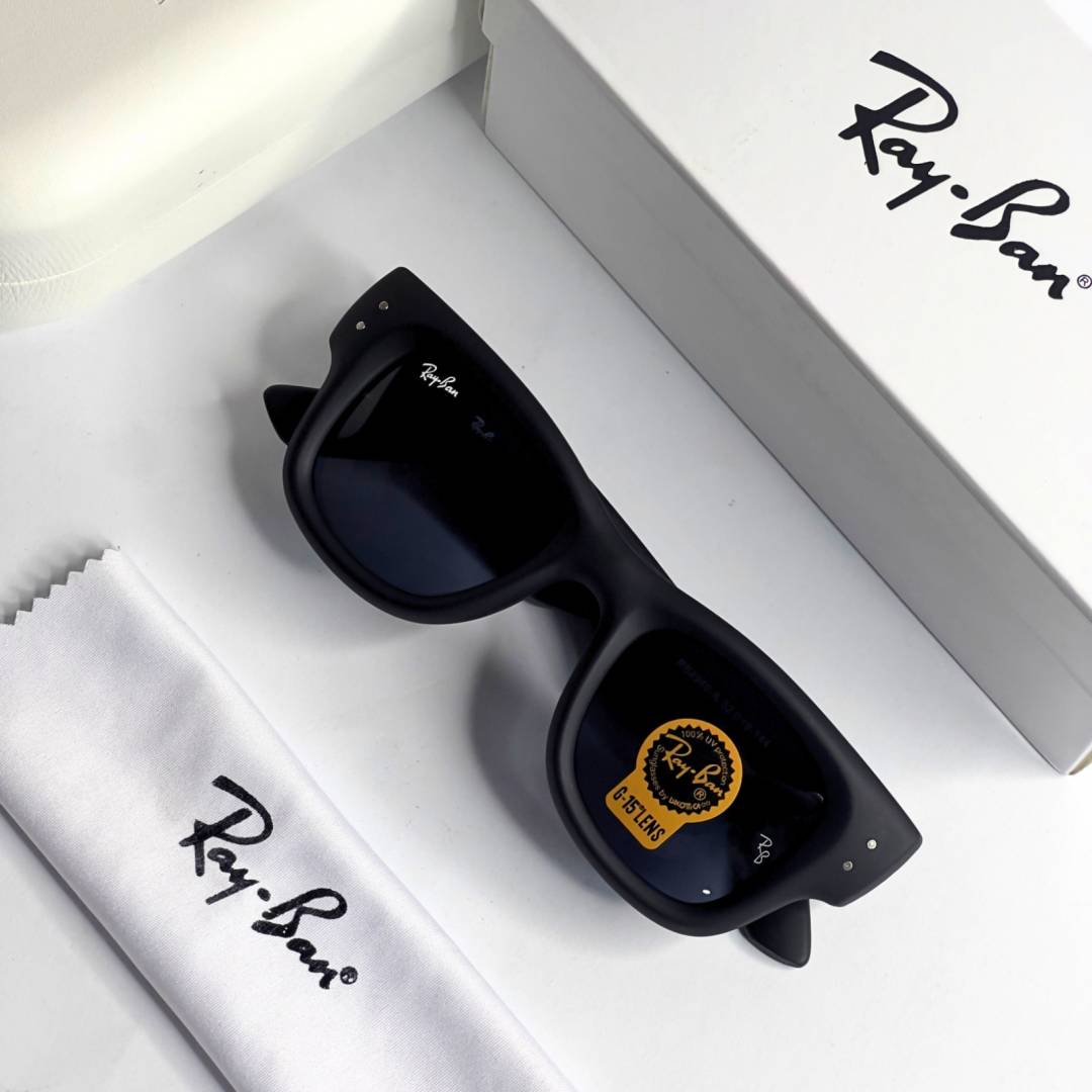 RAYBAN SUNGLASSES WITH ORIGINAL BOX AND KIT