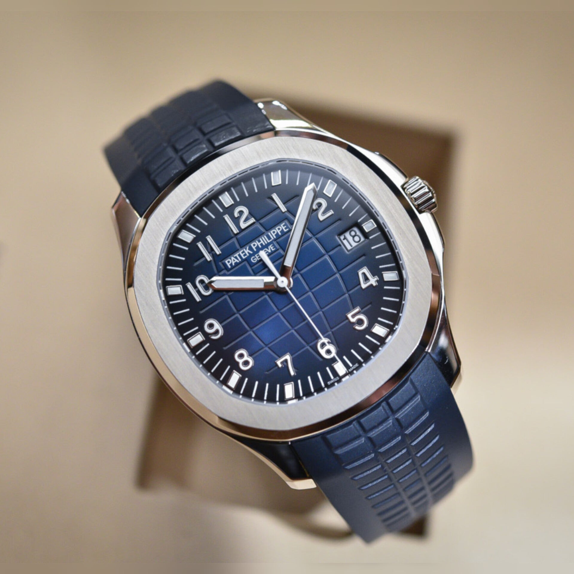 PATEK PHILIPPE AQUANUT BLUE SILVER (CELL MODEL)