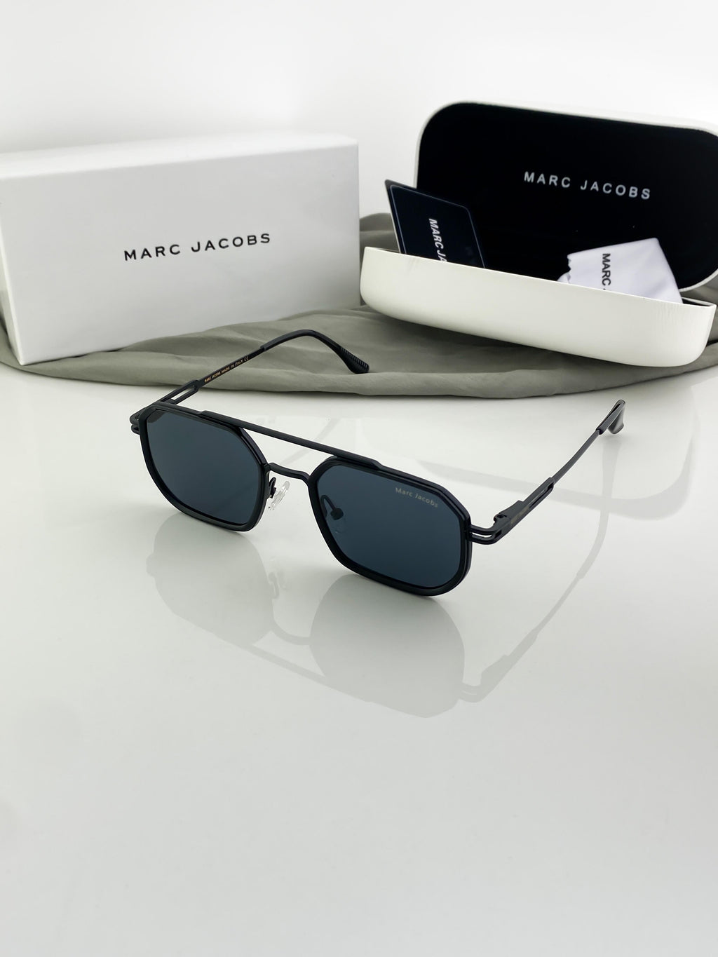 MARC JACOBS SUNGLASSES WITH ORIGINAL BOX AND KIT