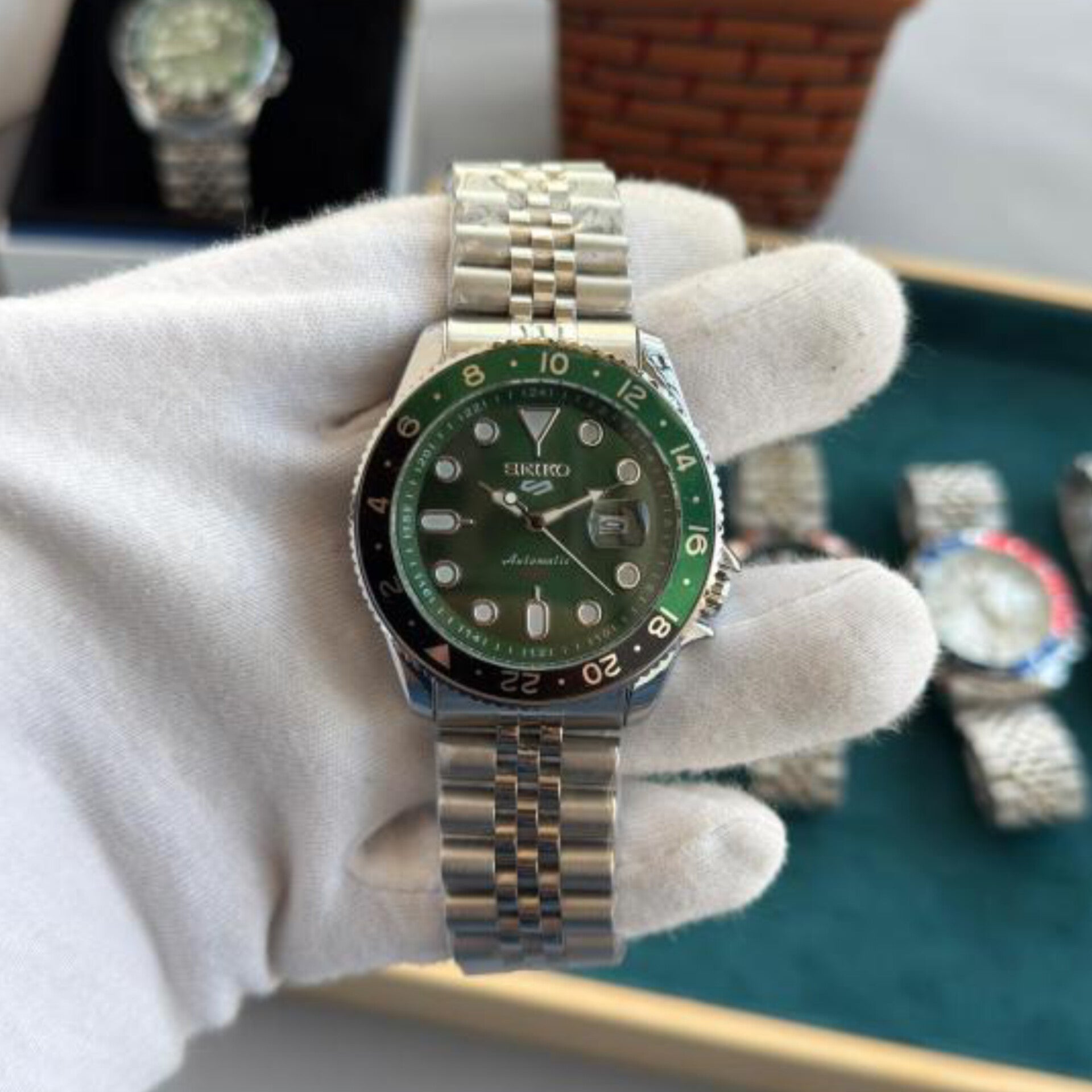 SEIKO 5 SPORTS OPEN BACK (CELL MODEL)