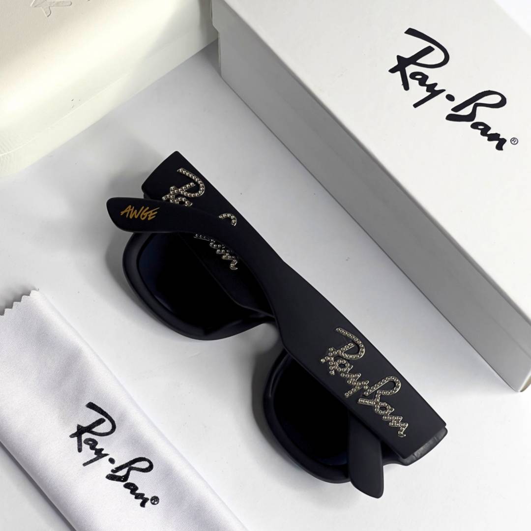 RAYBAN SUNGLASSES WITH ORIGINAL BOX AND KIT